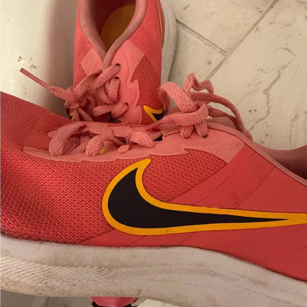 Nike star runner foam Kids 4.5 Pink sneakers active walk run